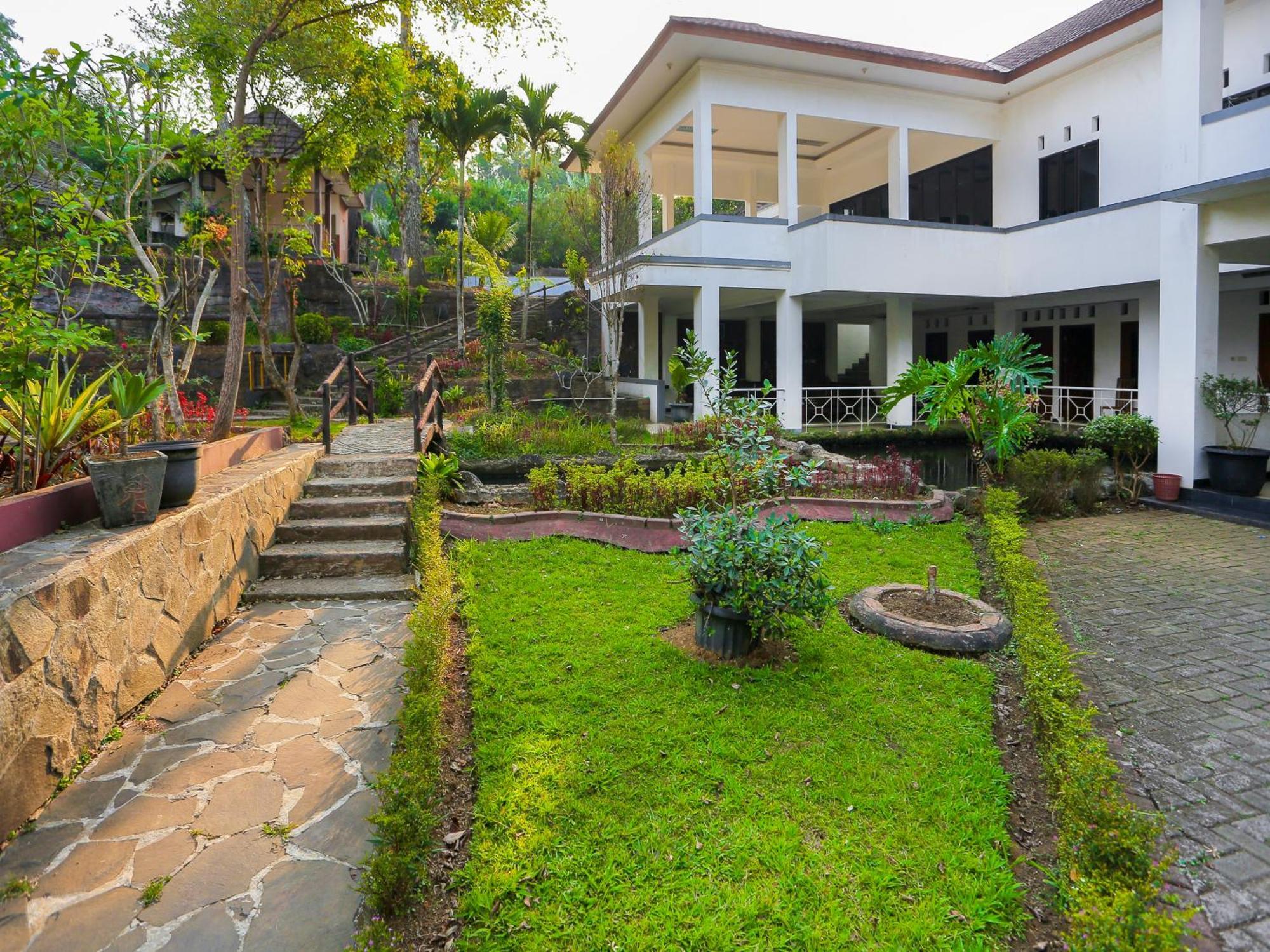 Hotel O Puncak Bogor Near Taman Safari エクステリア 写真